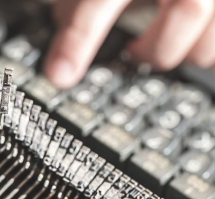 Plate letter I on a typewriter. Close up